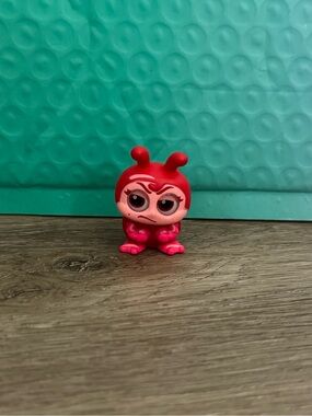Disney Doorables Francis A Bug’s Life Neon Pop Series Ultra Rare Figure